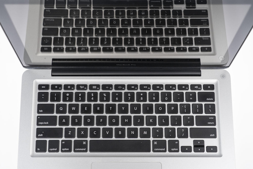 Apple MacBook Pro (15-inch Early 2011) 2.0 GHz i7 8GB RAM 512GB SSD (Silver)