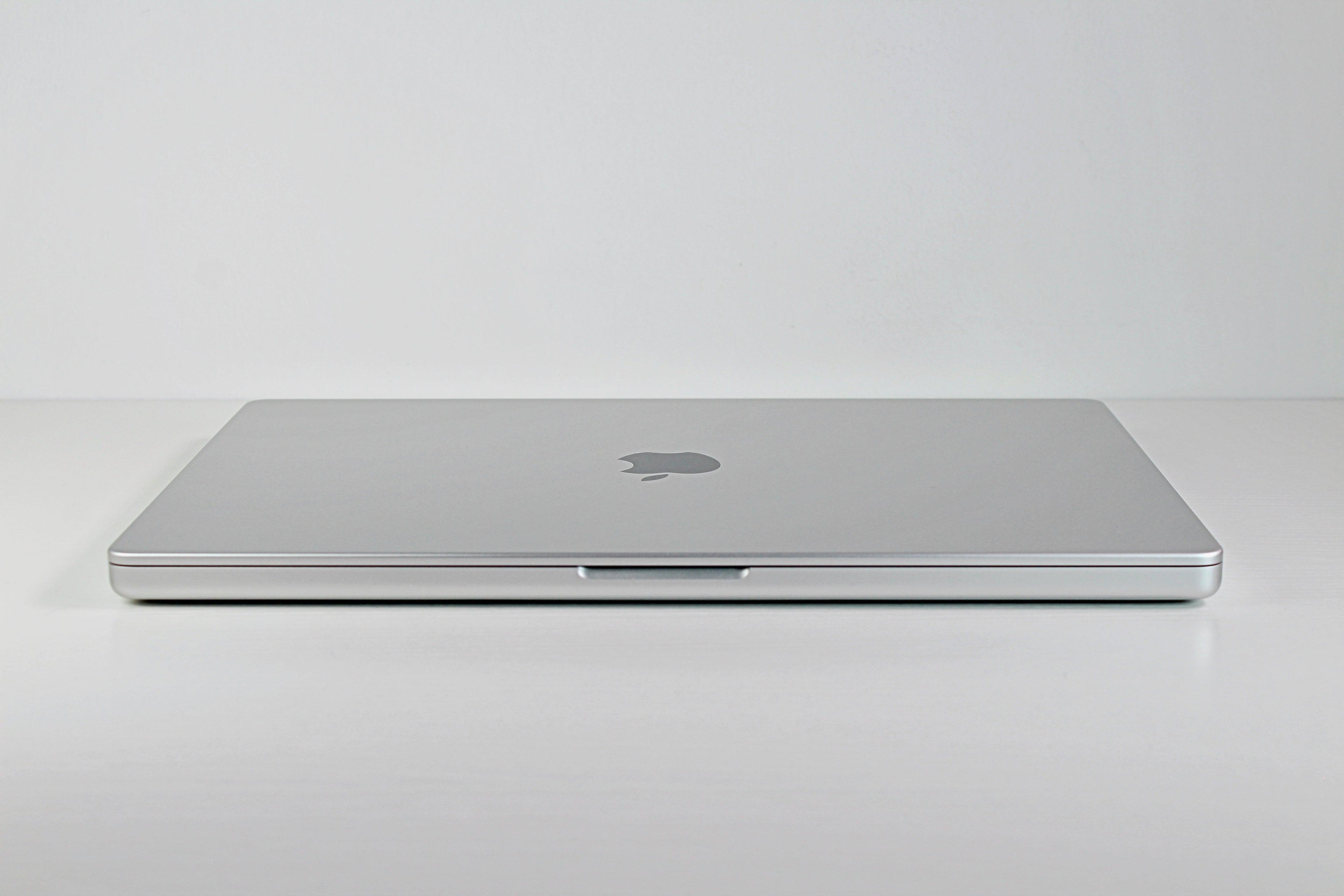 MacBook Pro (2023) 16-inch – Apple M2 Max 12-Core CPU 38-Core GPU – Silver