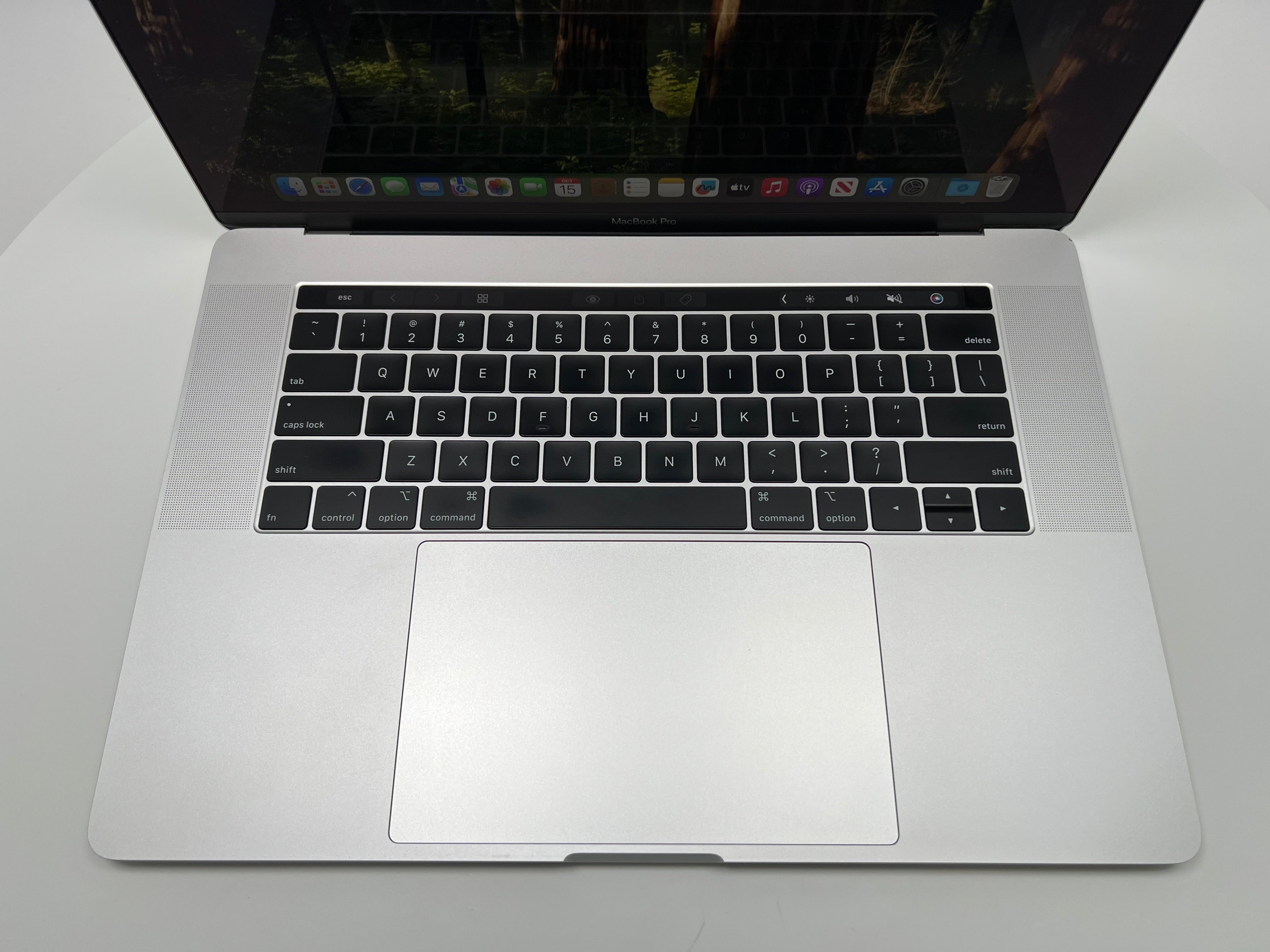 MacBook Pro (2019) 15-inch – Intel Core i9 2.3GHz • Radeon Pro 560X – 32GB RAM 1TB SSD – Read