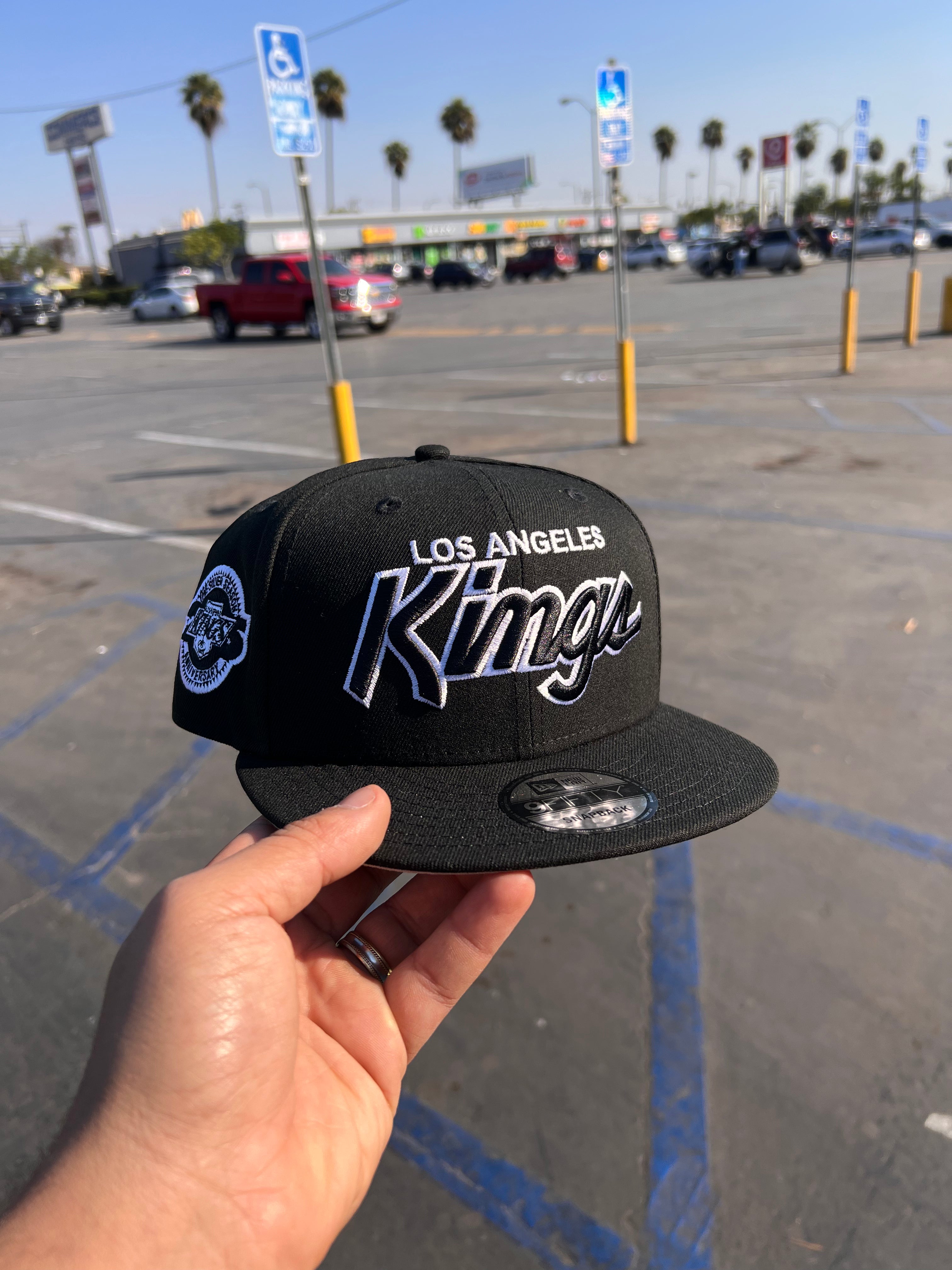 Los Angeles Kings Black Outline Snapback