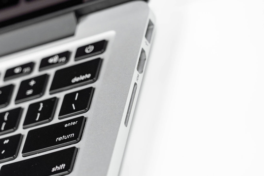 MacBook Pro (2015) 13-inch – Intel Core i7 3.1GHz – Iris Graphics 6100