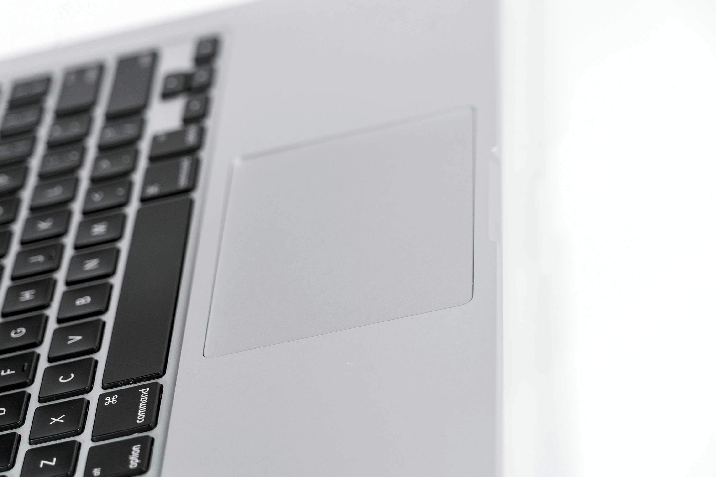 MacBook Pro (2015) 13-inch – Intel Core i5 2.7GHz – Iris Graphics 6100