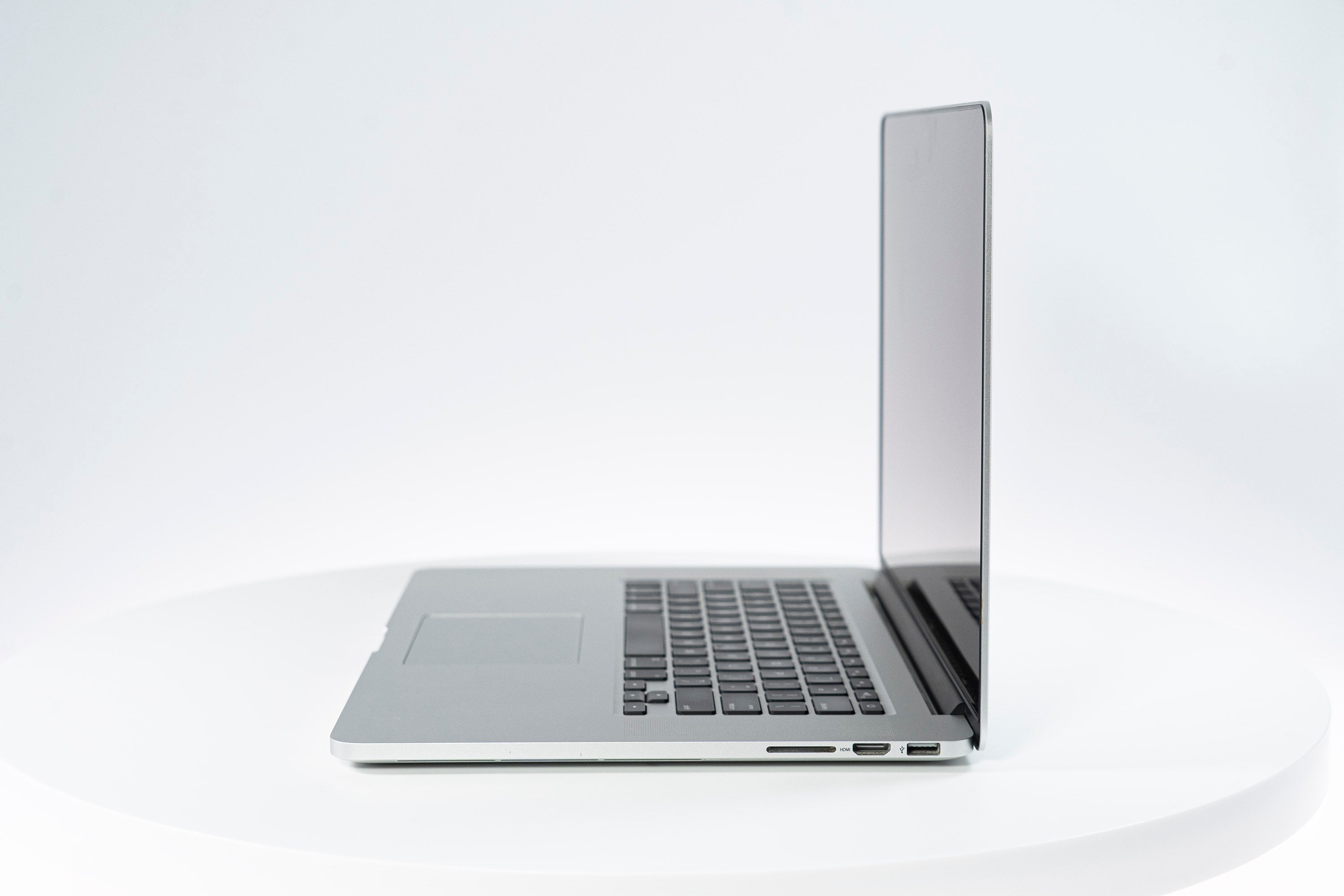 MacBook Pro (2015) 15-inch – Intel Core i7 2.2GHz – Iris 5200 Pro