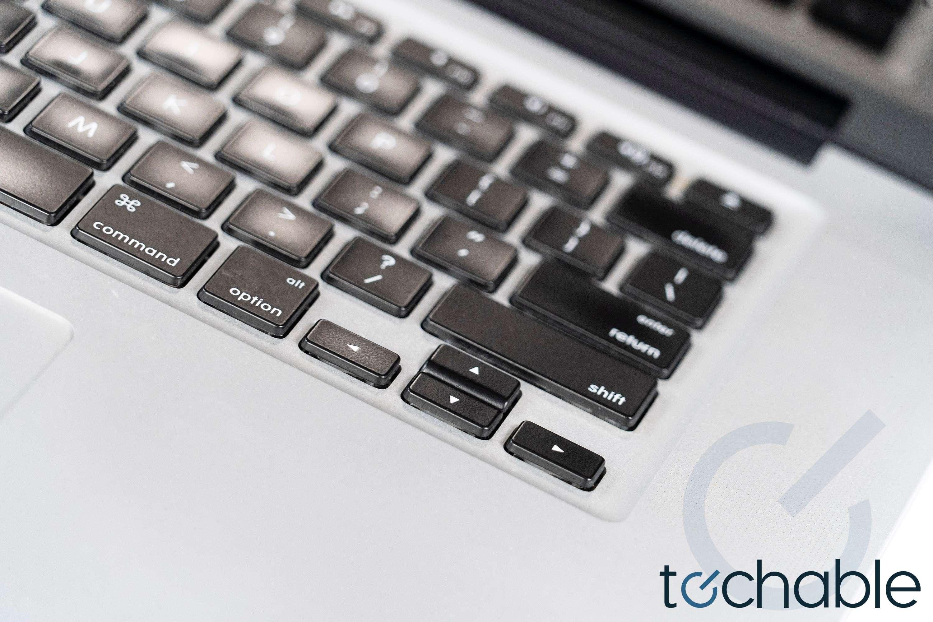 Apple Macbook Pro (Late 2011) 17 inch 2.4GHz i7 16GB RAM 512GB SSD