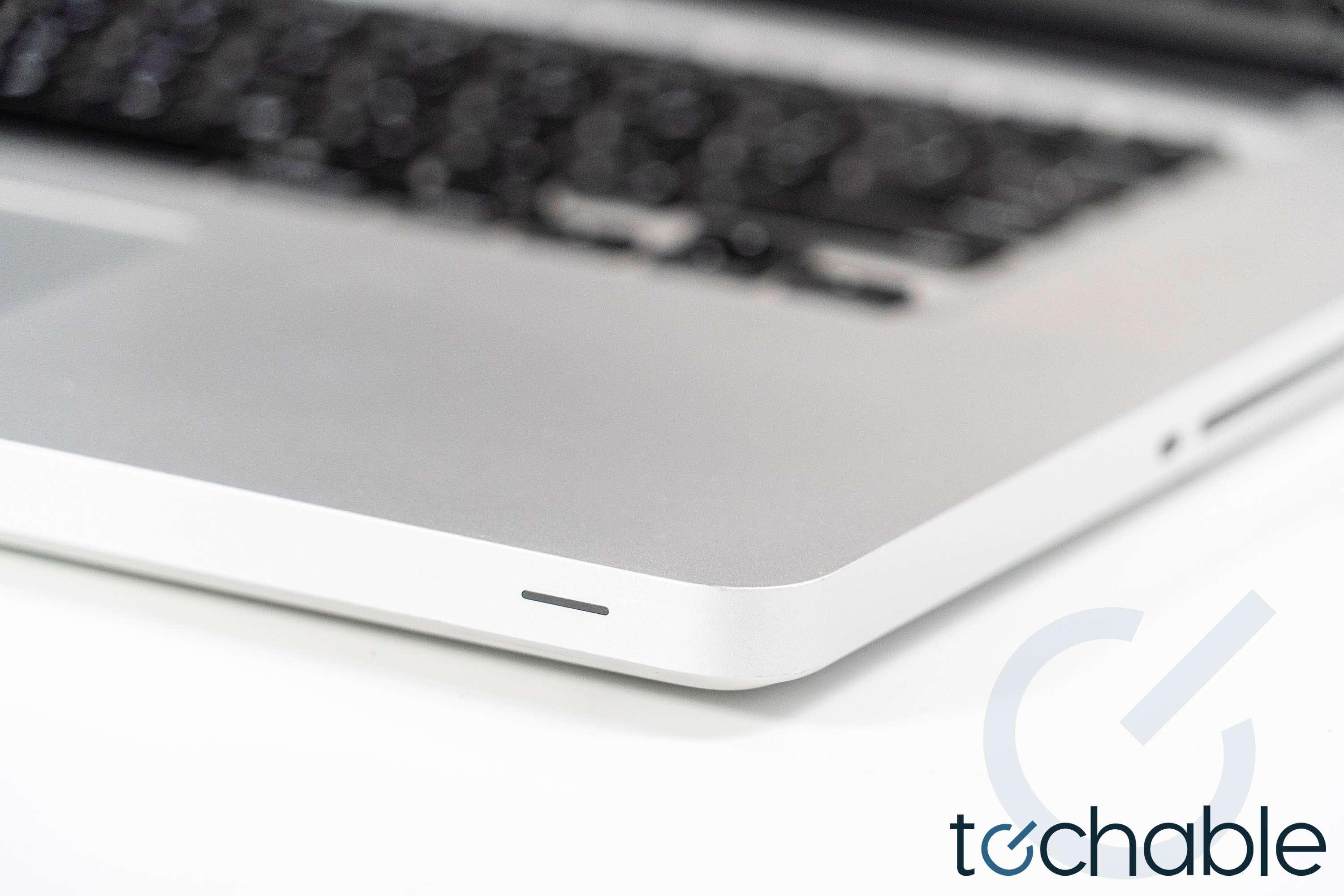 Apple Macbook Pro (Late 2011) 17 inch 2.4GHz i7 16GB RAM 512GB SSD