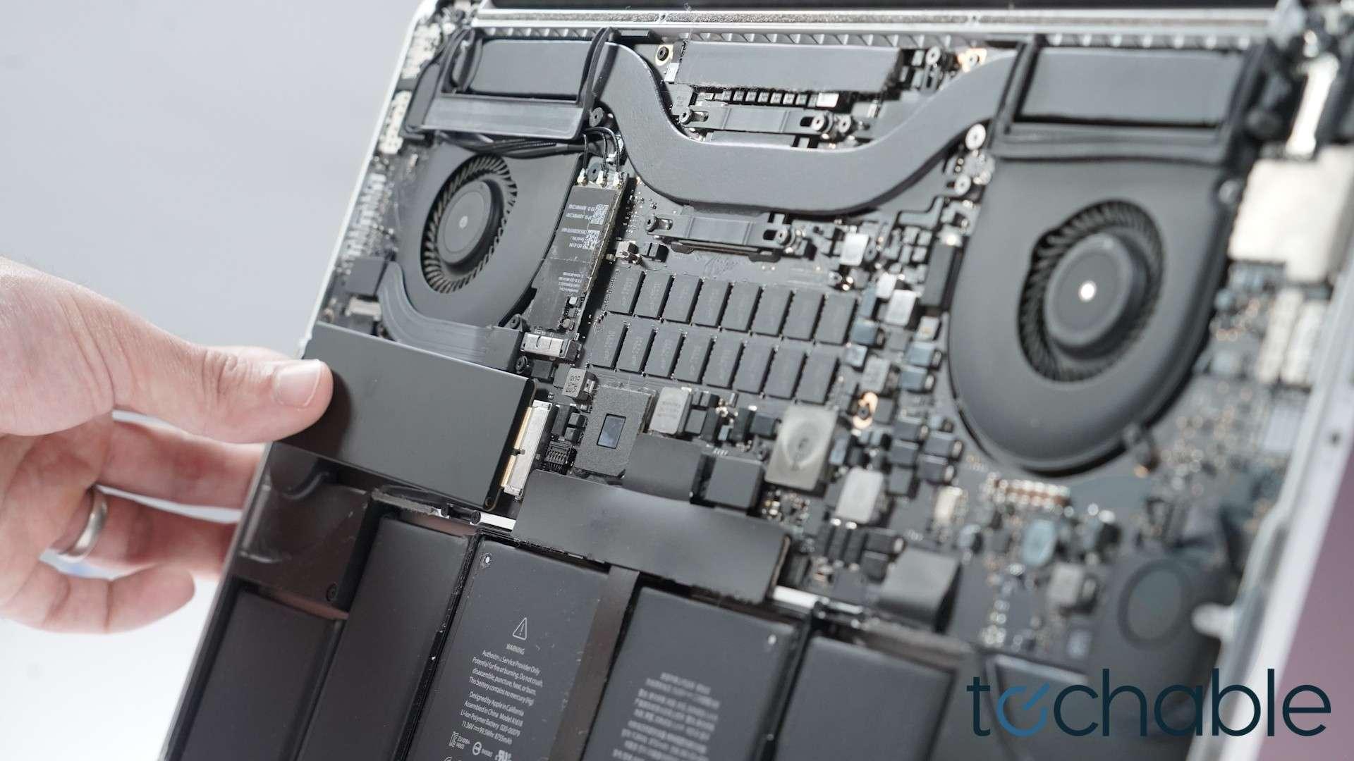 Apple MacBook Pro 2.6GHz i7 15.4-Inch 2012 Retina i7-3720QM Quad-Core MC976LLA